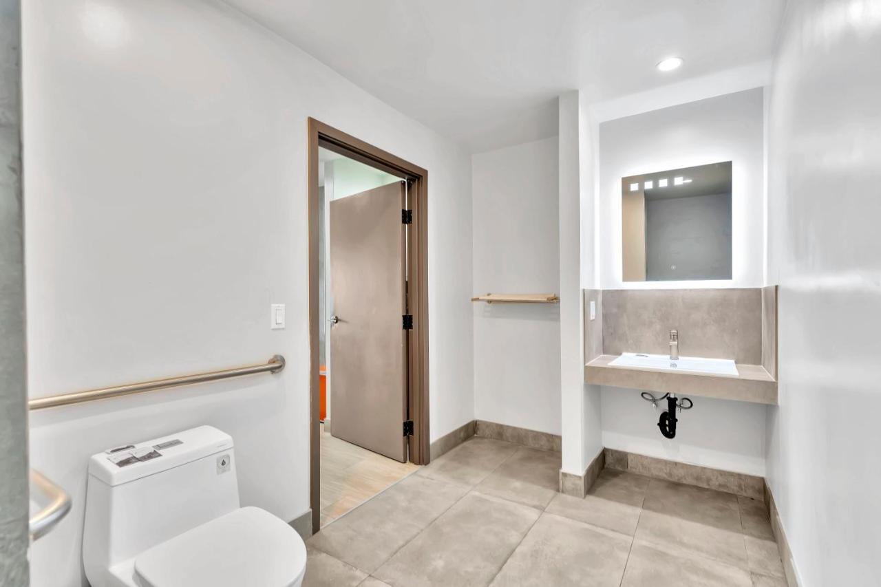 Exclusivo Inn And Suites Lakewood エクステリア 写真