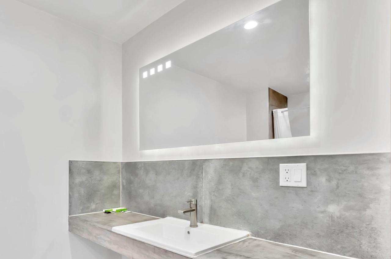 Exclusivo Inn And Suites Lakewood エクステリア 写真