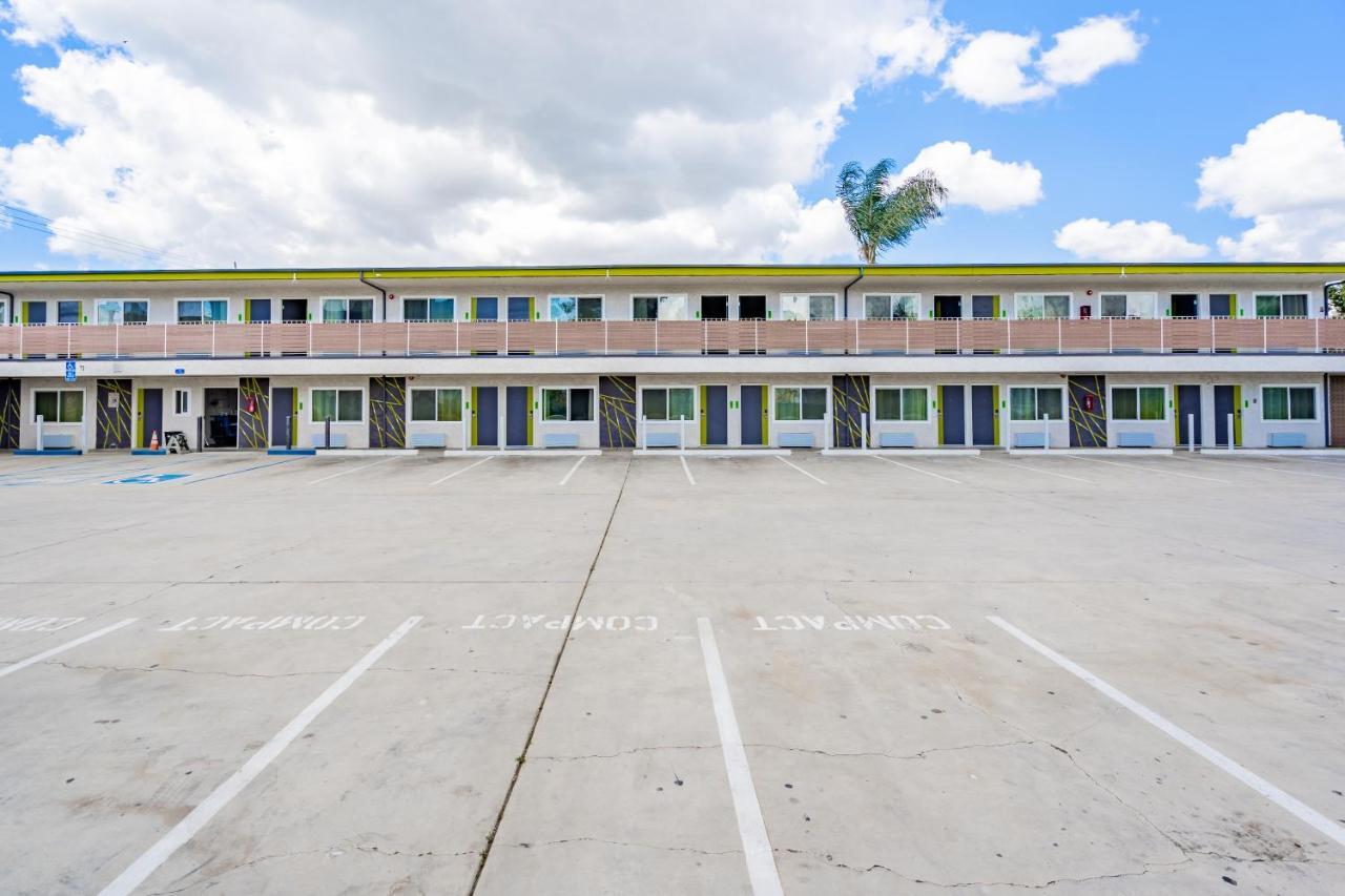 Exclusivo Inn And Suites Lakewood エクステリア 写真